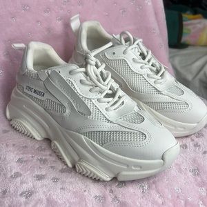 Steven Madden White Possession Sneaker Womens size 6.5